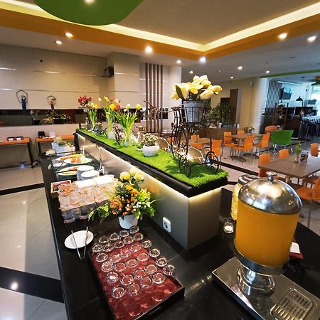 Halogen Hotel Airport Surabaya Sidoarjo Esterno foto