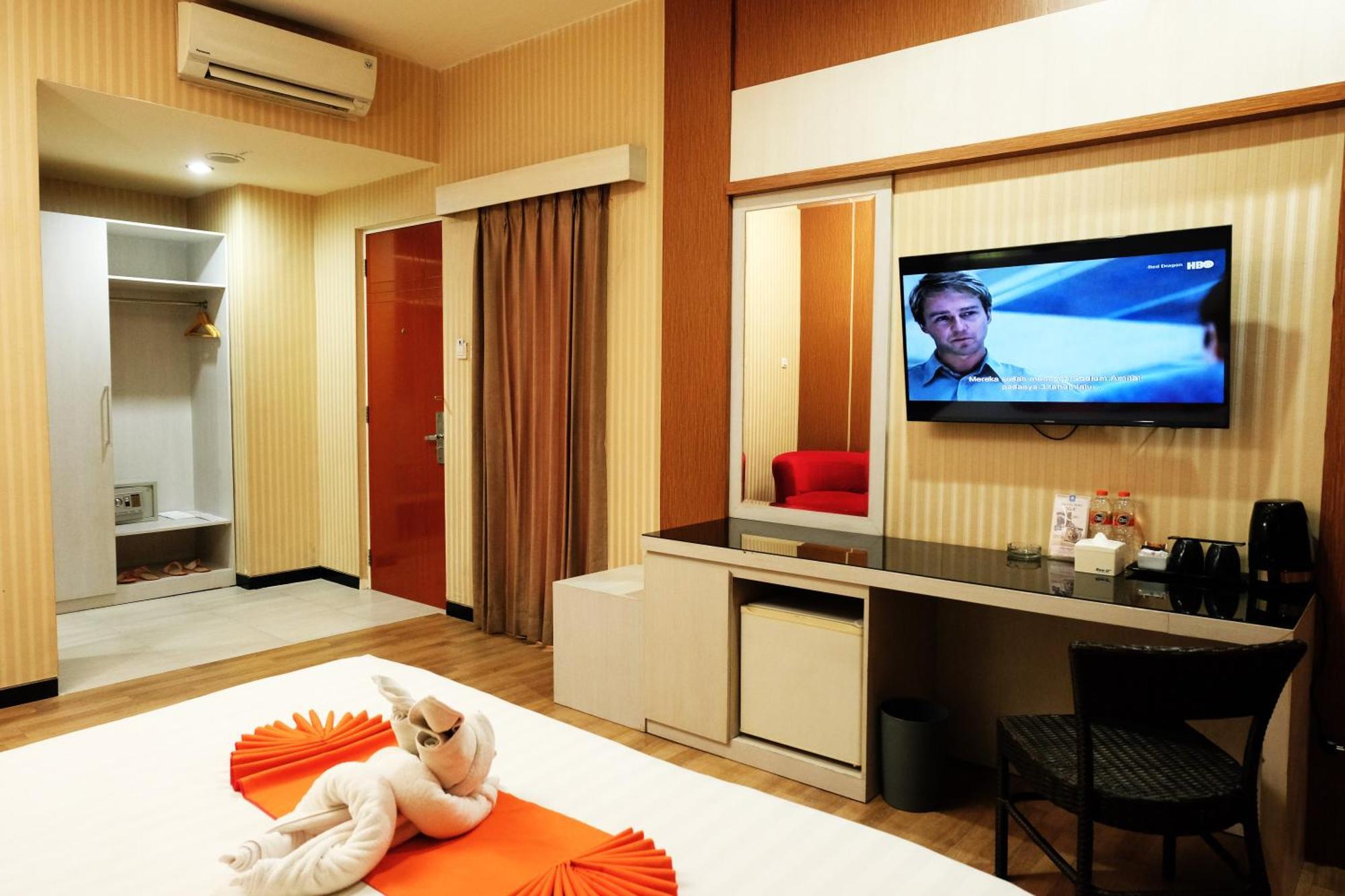 Halogen Hotel Airport Surabaya Sidoarjo Esterno foto