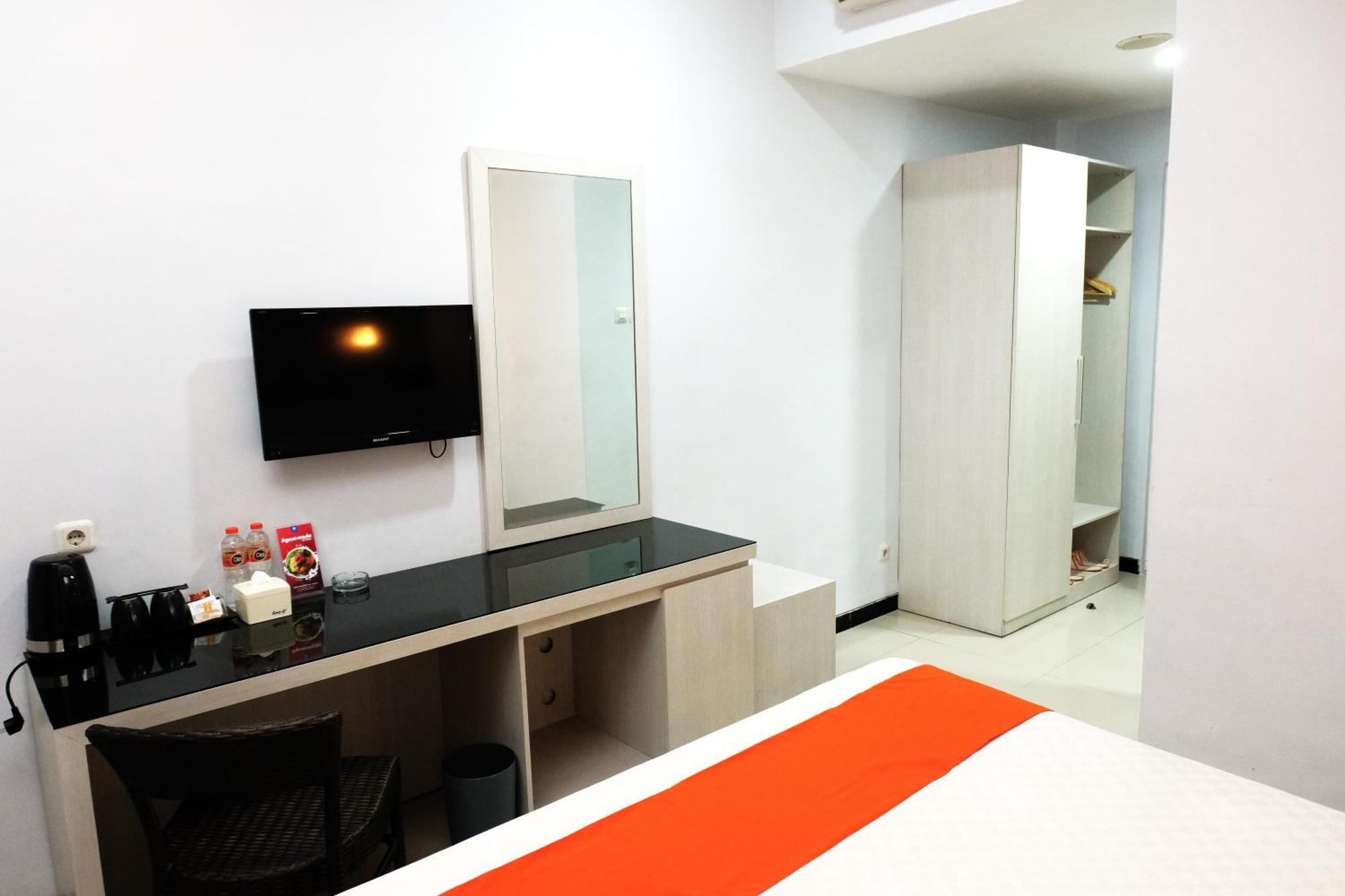 Halogen Hotel Airport Surabaya Sidoarjo Esterno foto