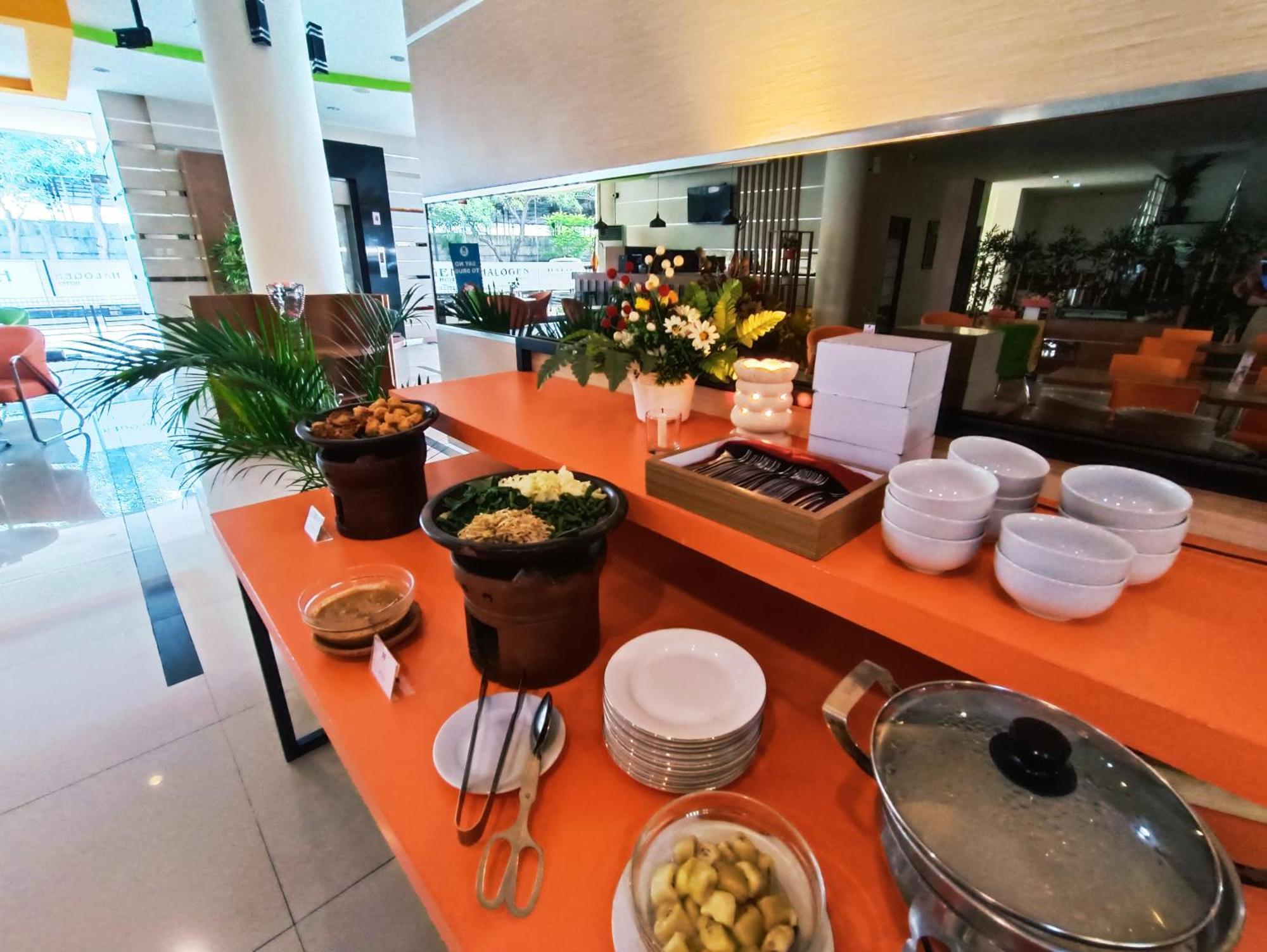 Halogen Hotel Airport Surabaya Sidoarjo Esterno foto