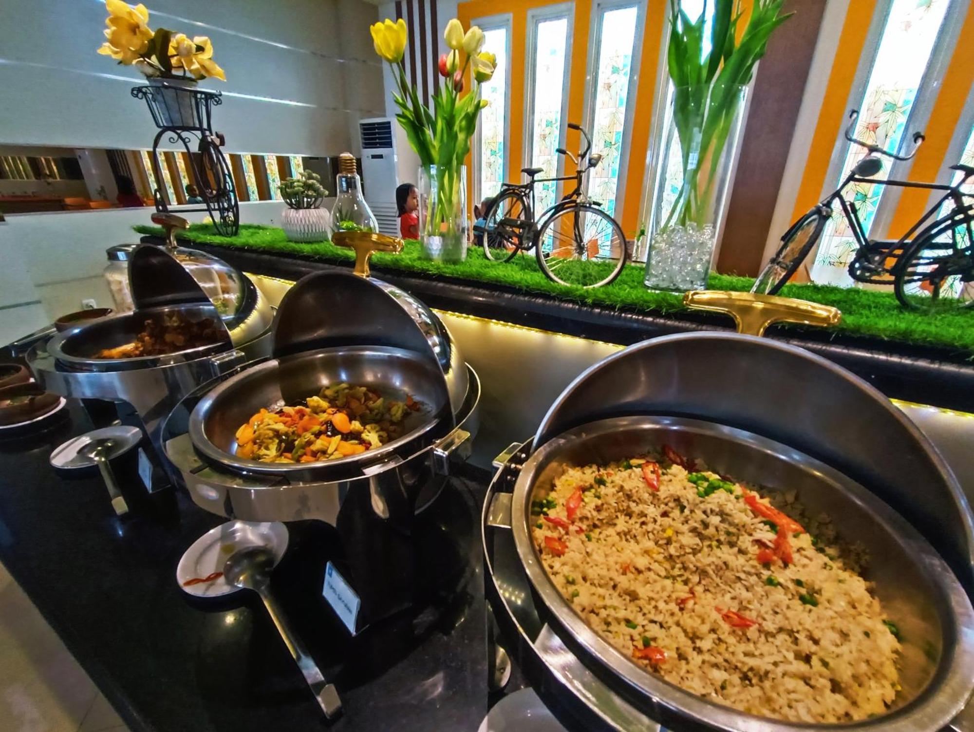 Halogen Hotel Airport Surabaya Sidoarjo Esterno foto