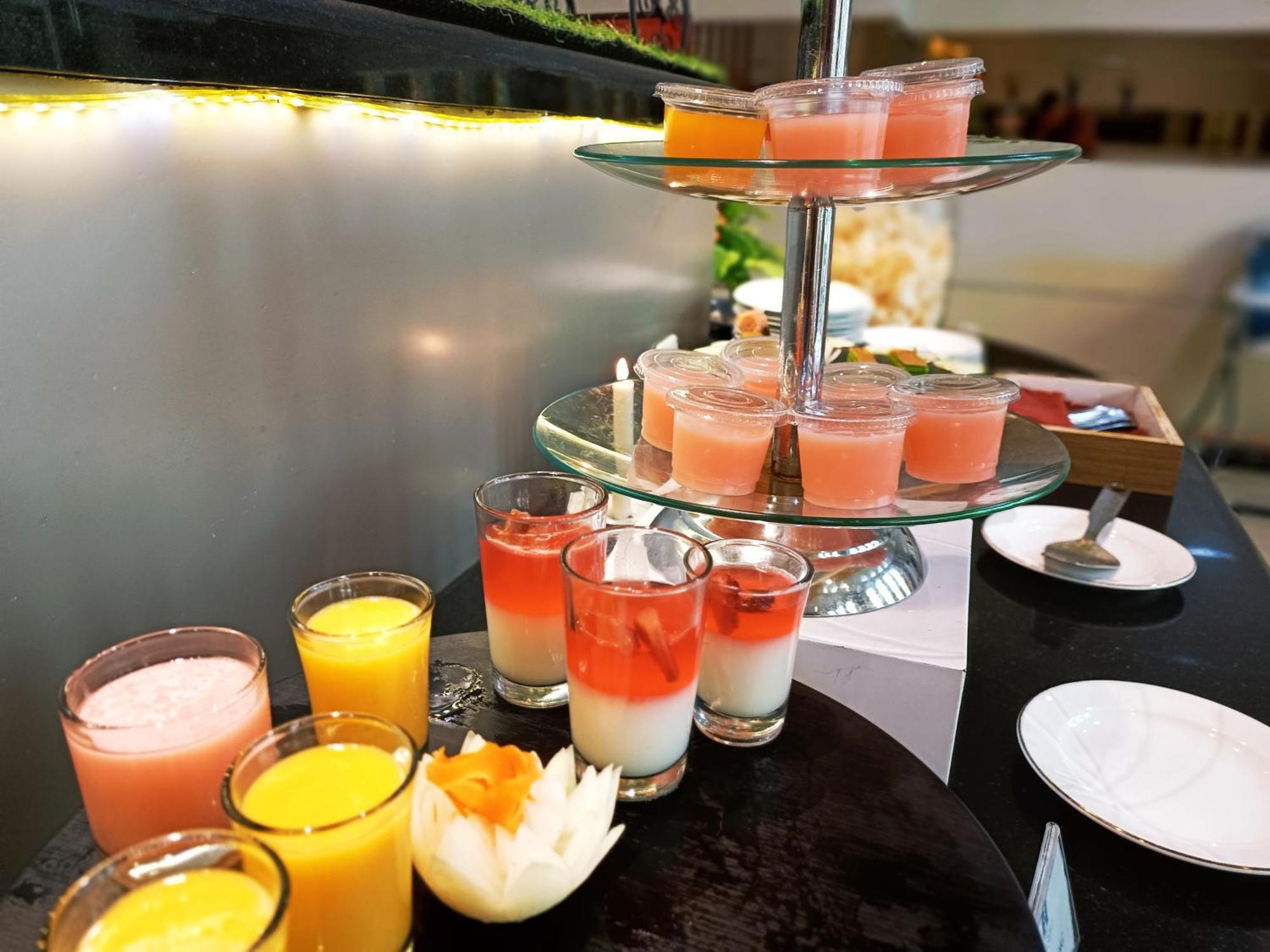 Halogen Hotel Airport Surabaya Sidoarjo Esterno foto