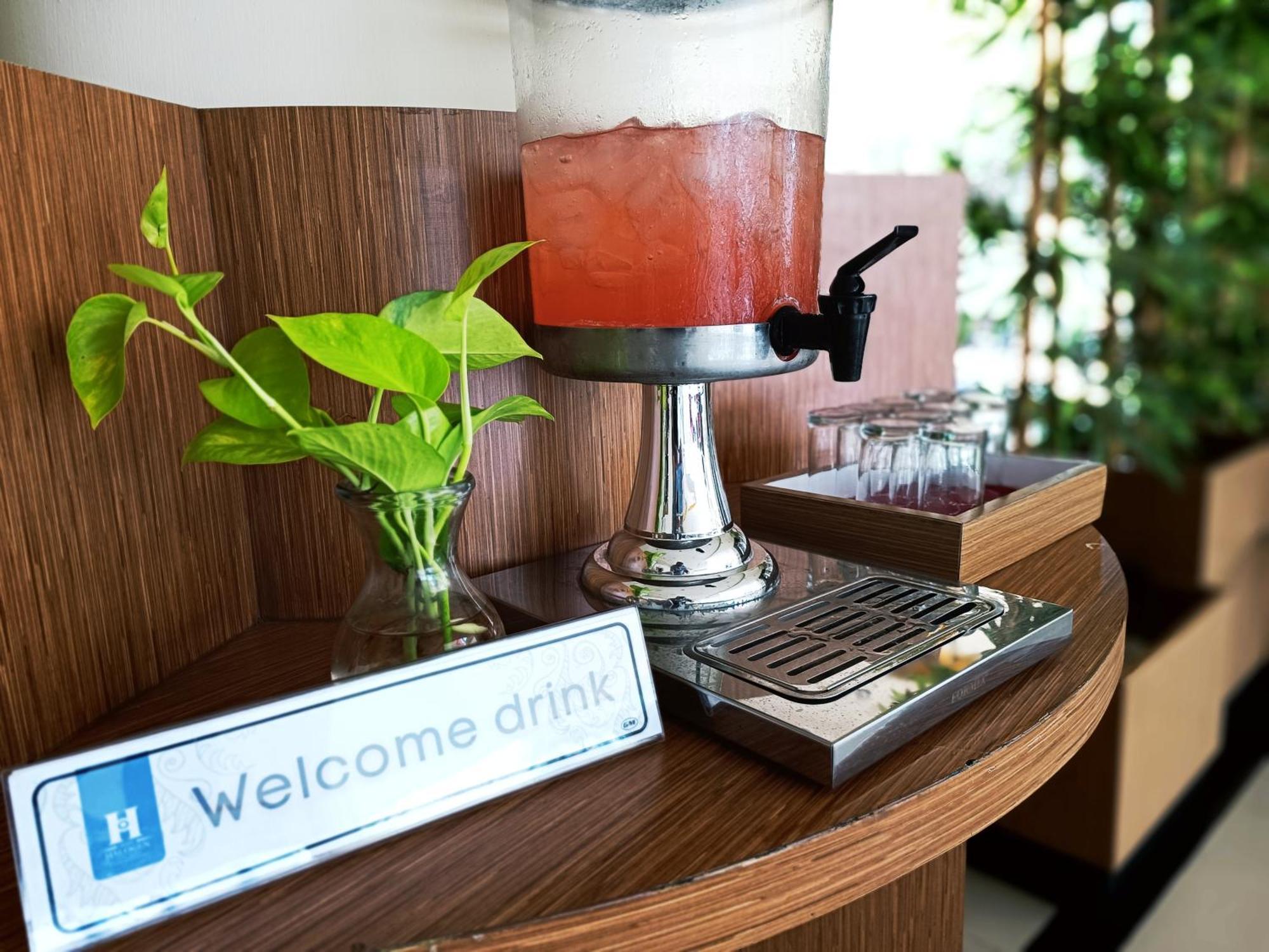 Halogen Hotel Airport Surabaya Sidoarjo Esterno foto