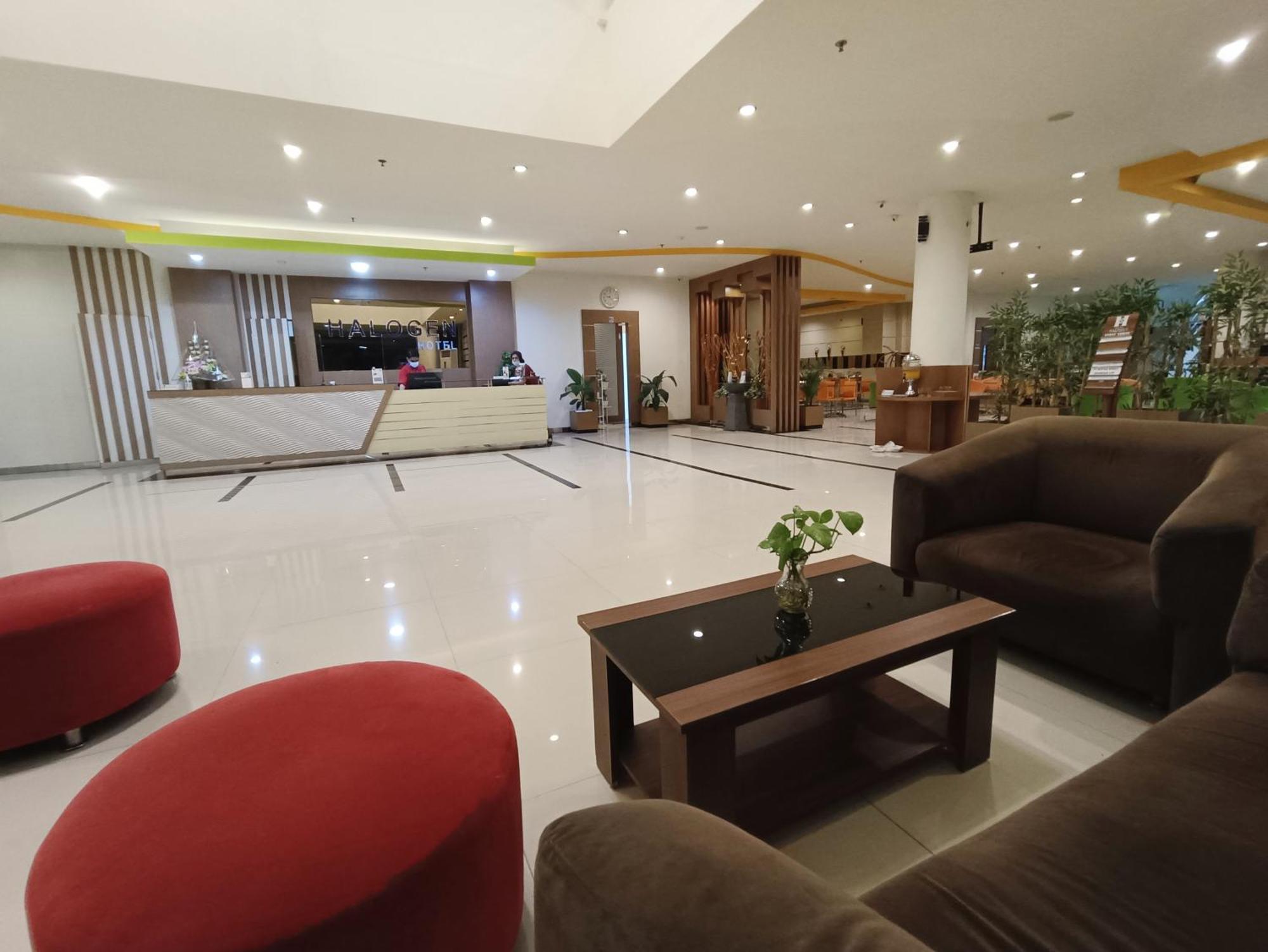 Halogen Hotel Airport Surabaya Sidoarjo Esterno foto