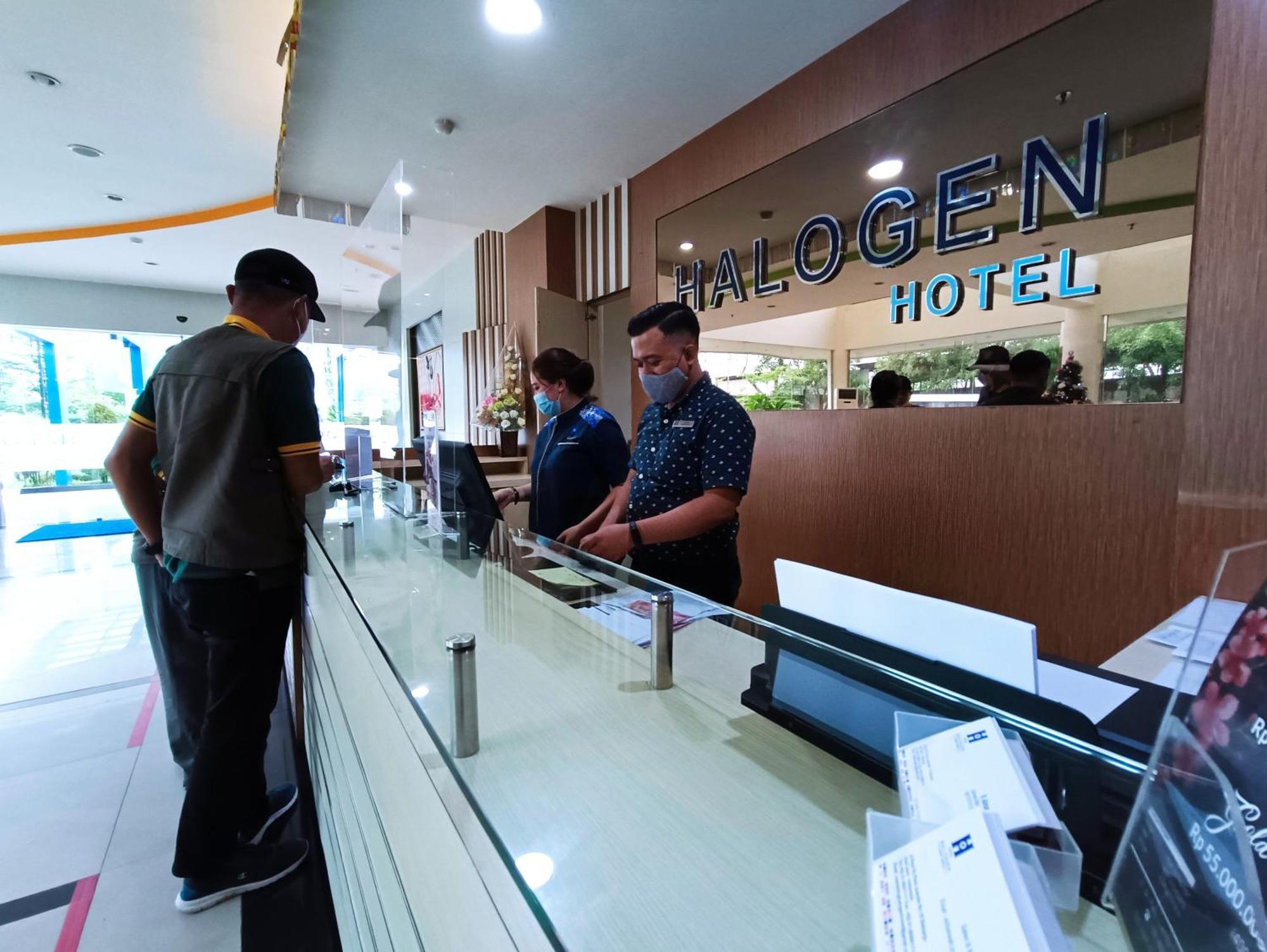Halogen Hotel Airport Surabaya Sidoarjo Esterno foto
