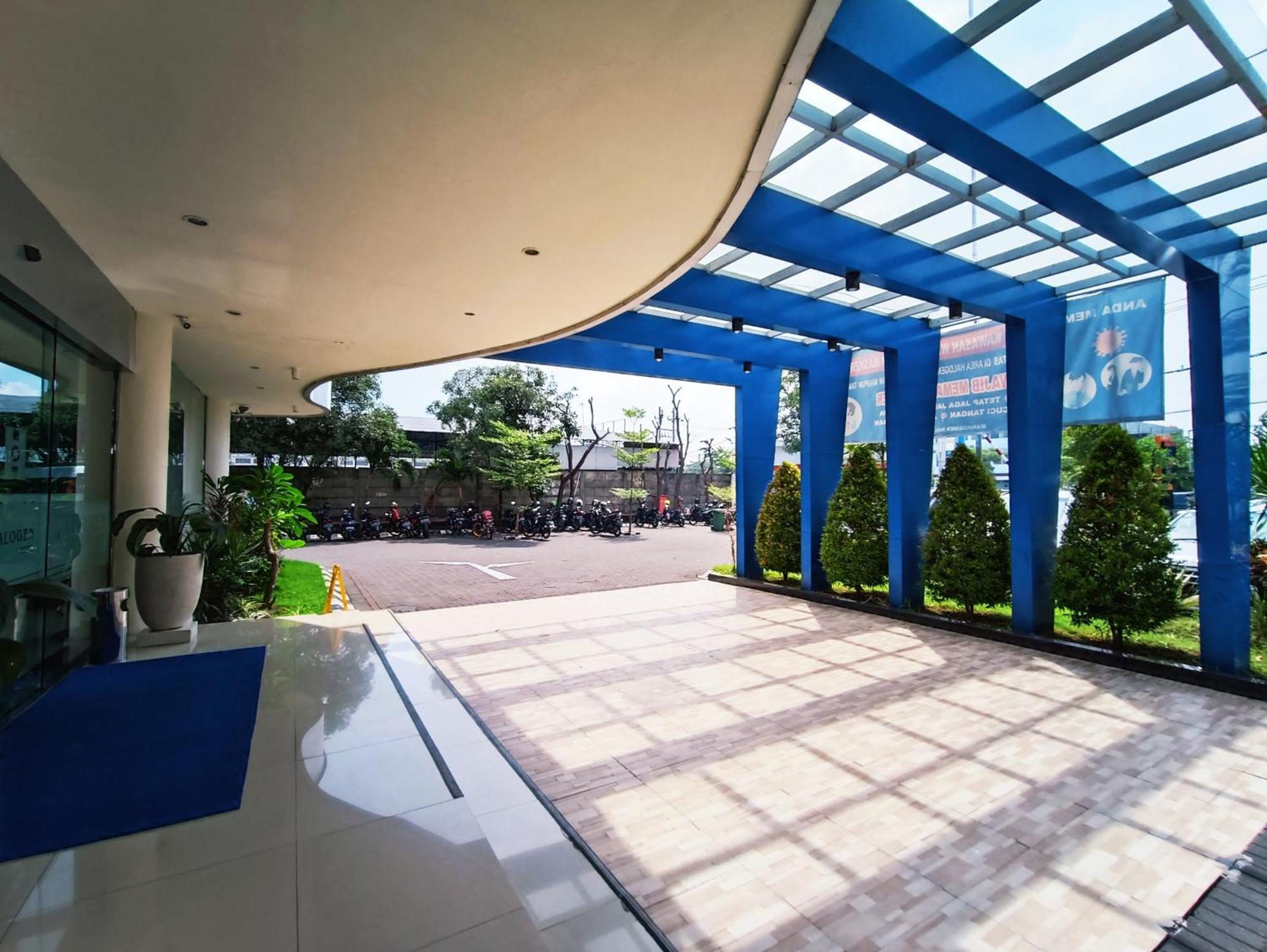 Halogen Hotel Airport Surabaya Sidoarjo Esterno foto