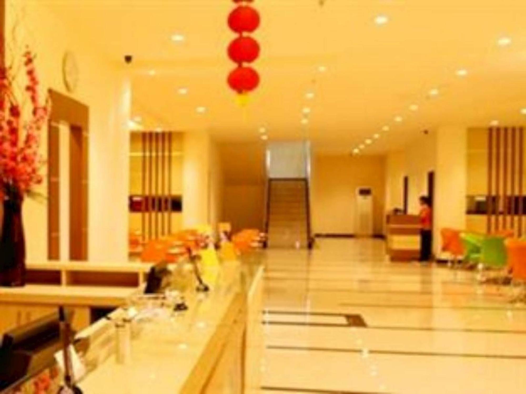 Halogen Hotel Airport Surabaya Sidoarjo Esterno foto