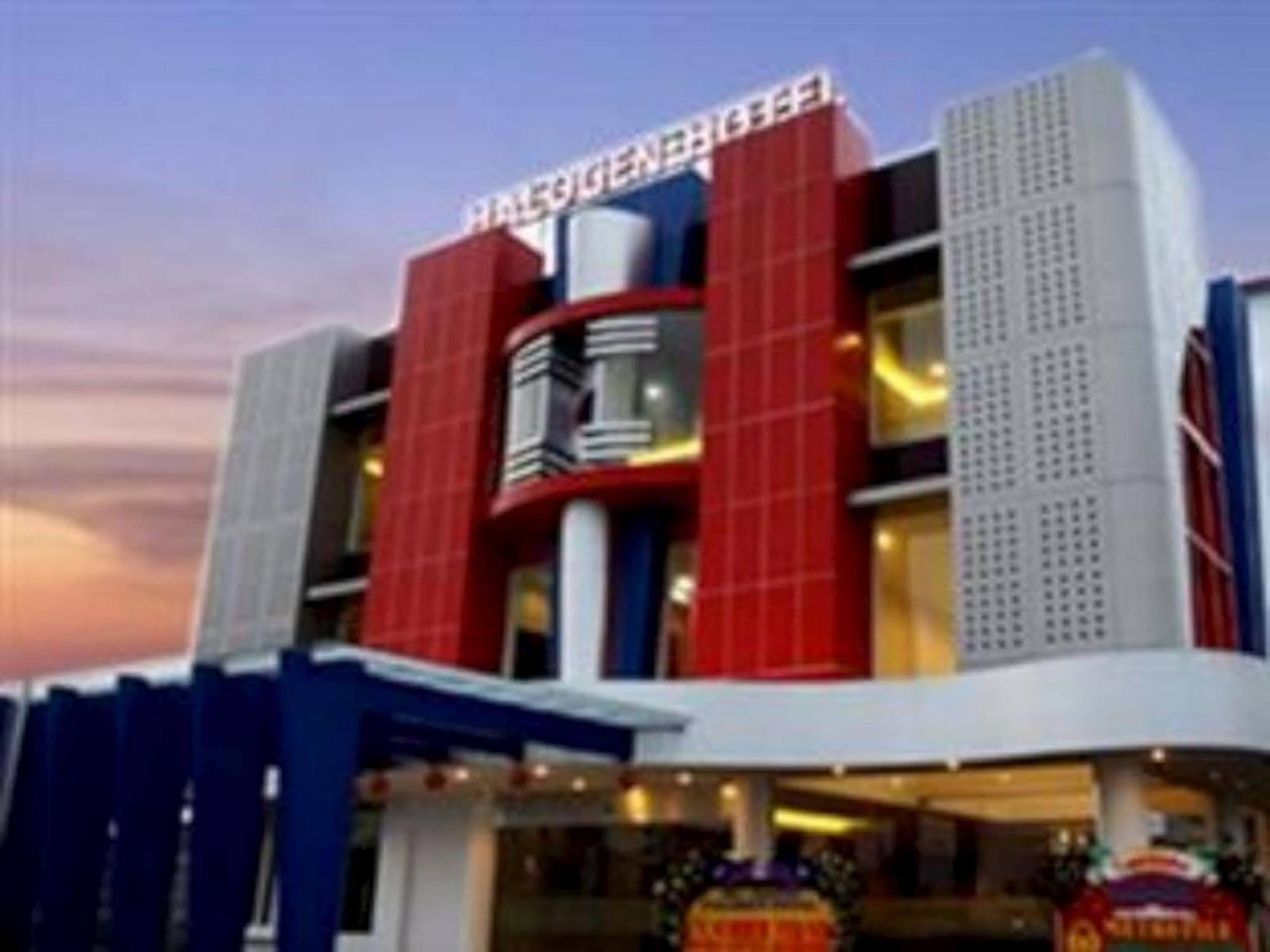 Halogen Hotel Airport Surabaya Sidoarjo Esterno foto